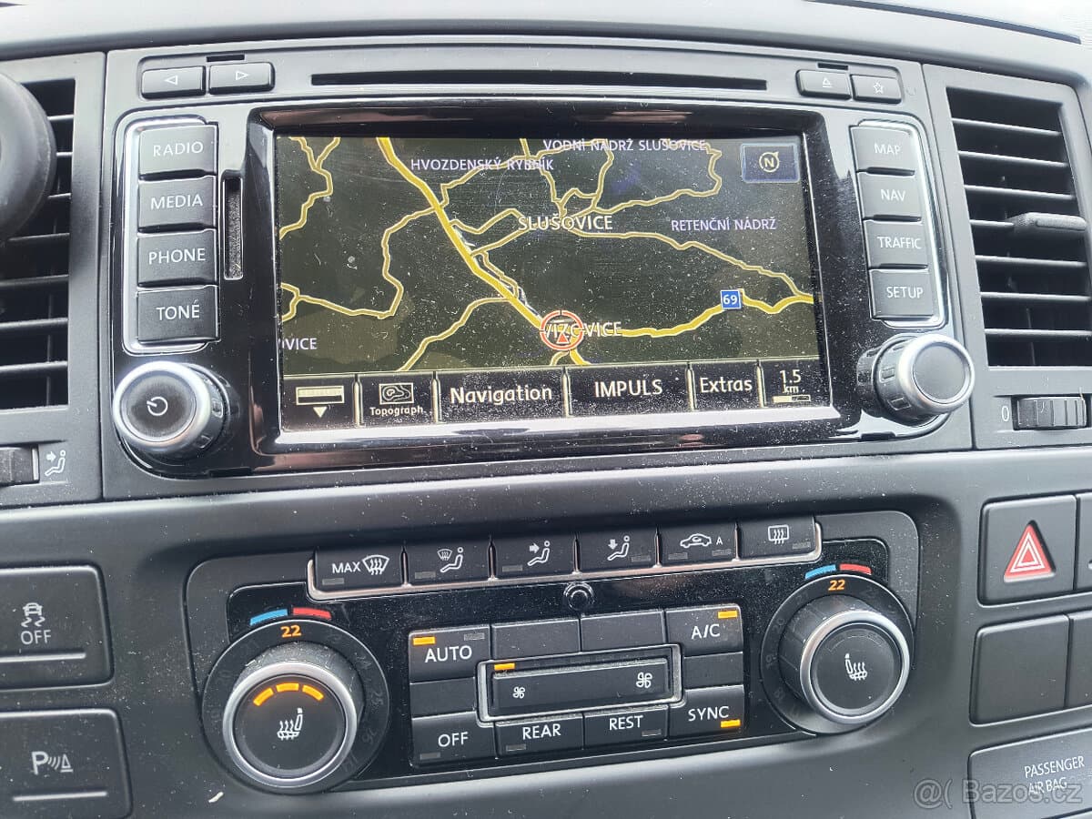 2013 Volkswagen MULTIVAN - 18