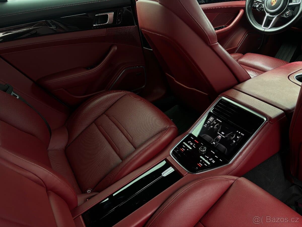 2017 Porsche PANAMERA - 18