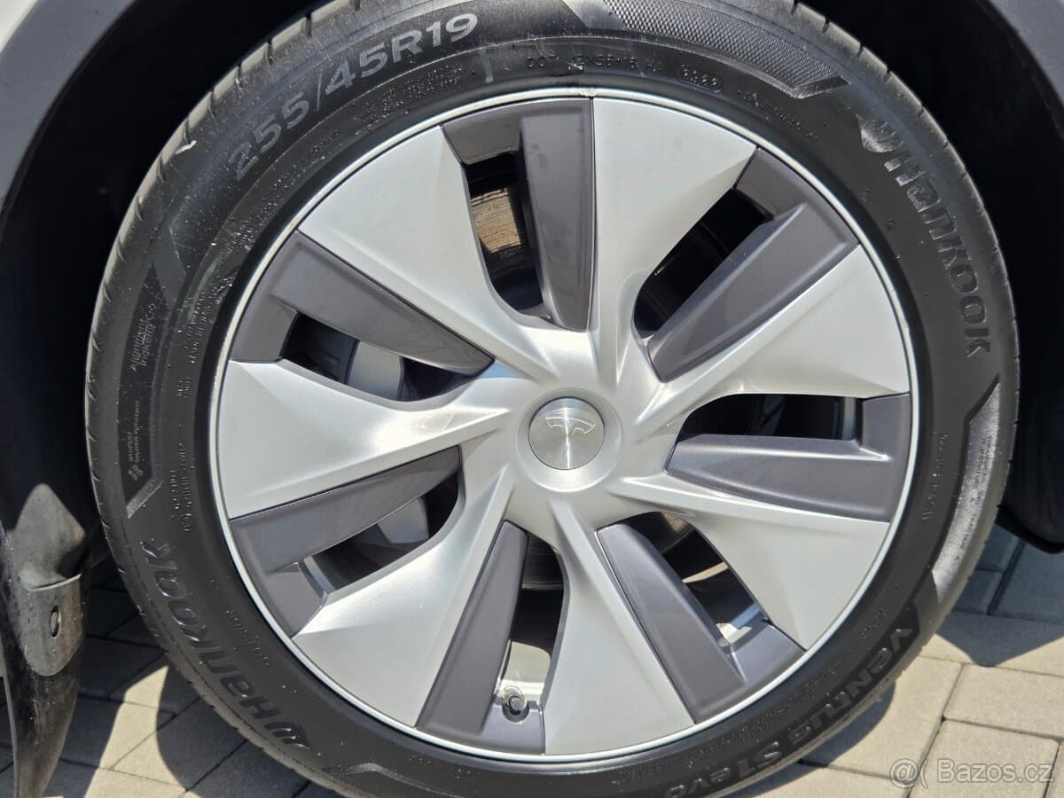 2023 Tesla MODEL Y - 18