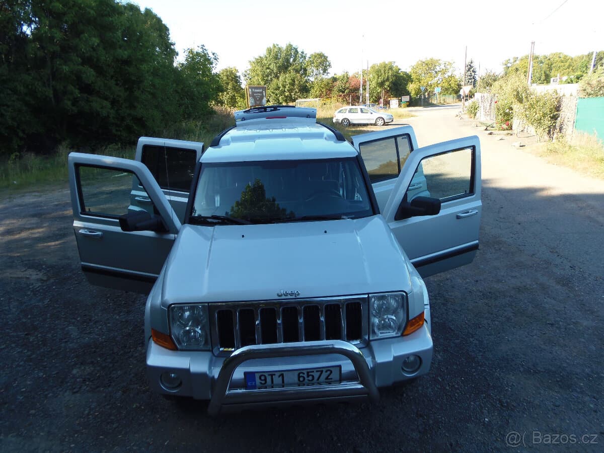 2007 Jeep COMMANDER - 18