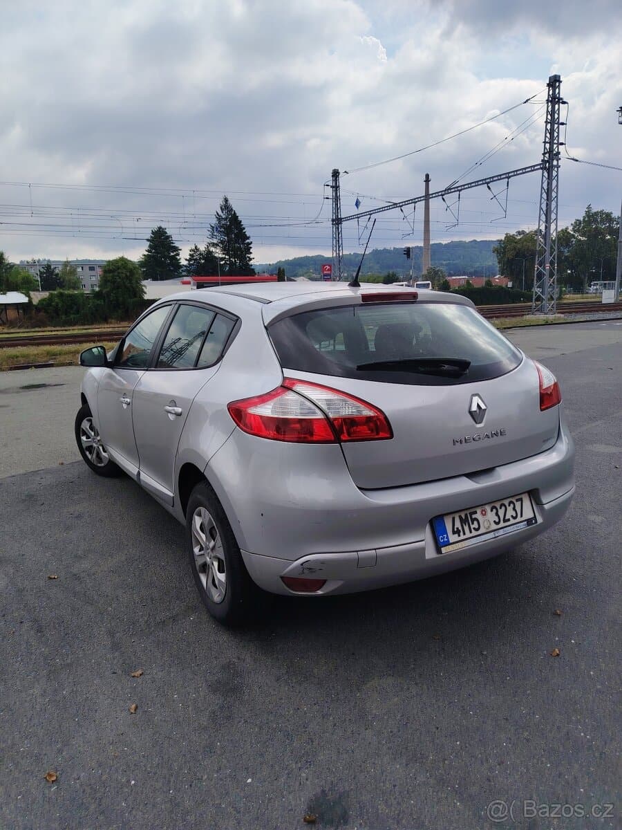 2010 Renault MEGANE - 18