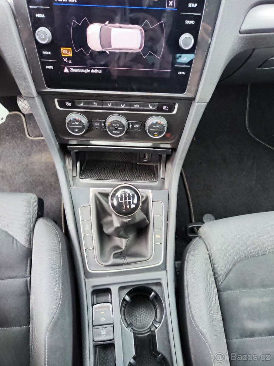 Volkswagen GOLF - 18