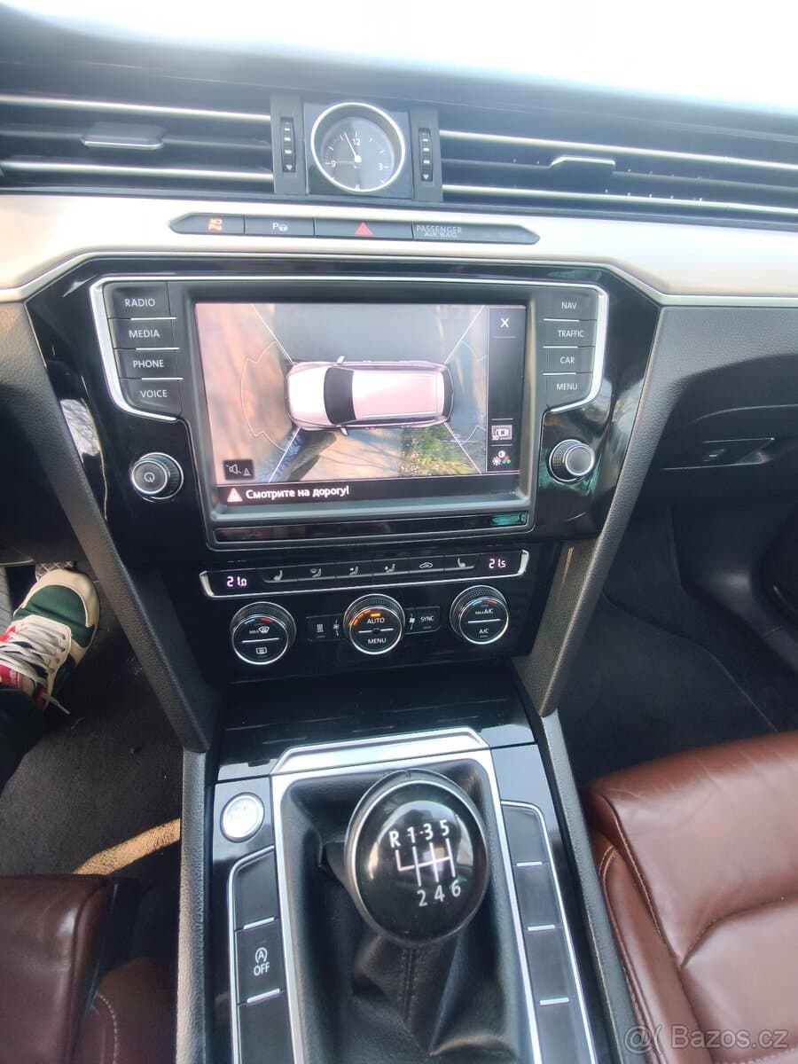 2015 Volkswagen PASSAT - 18
