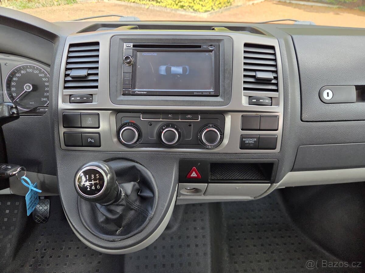 2011 Volkswagen TRANSPORTER - 18