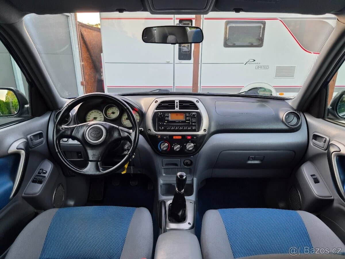 2003 Toyota RAV4 - 18