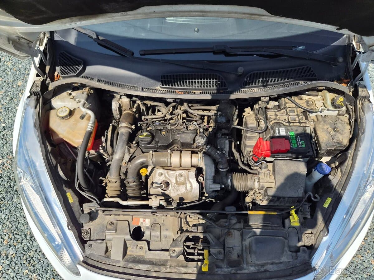 2015 Ford FIESTA - 18