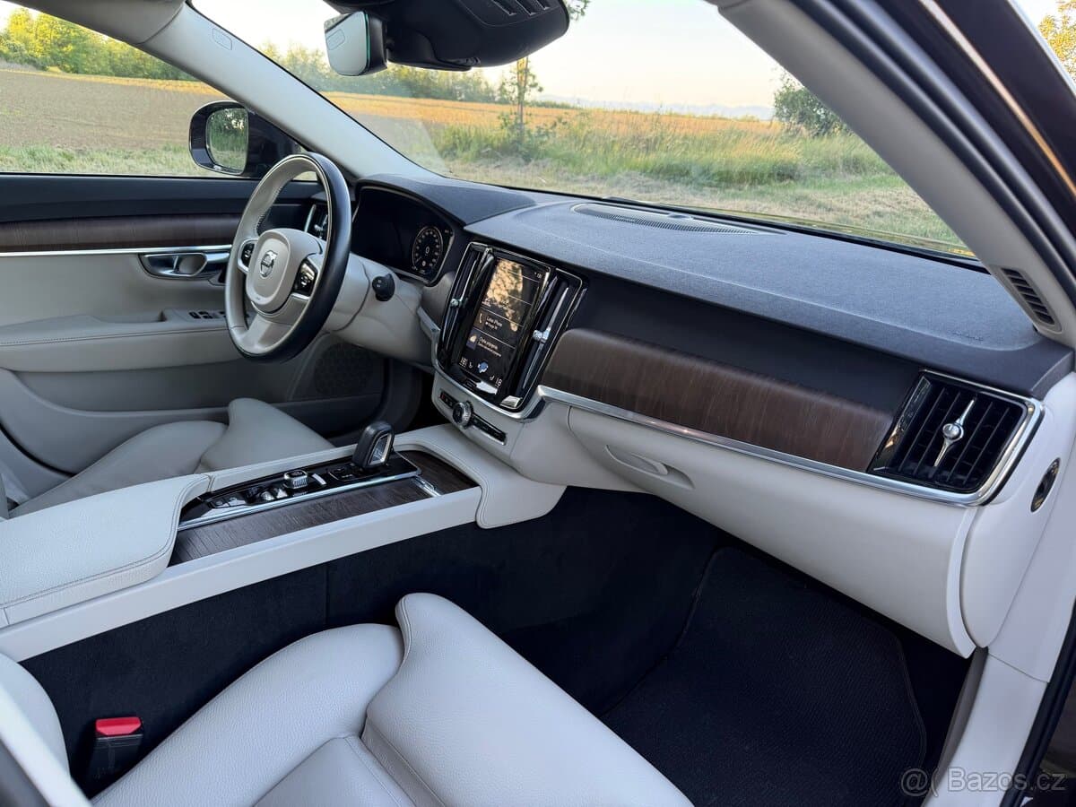 2021 Volvo V90 - 18