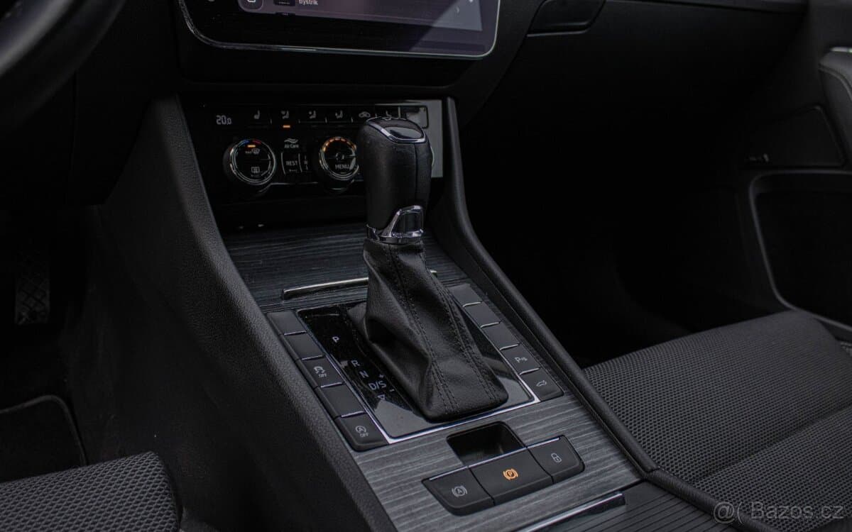 2021 Škoda SUPERB - 18