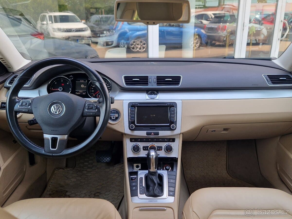 2012 Volkswagen PASSAT - 18