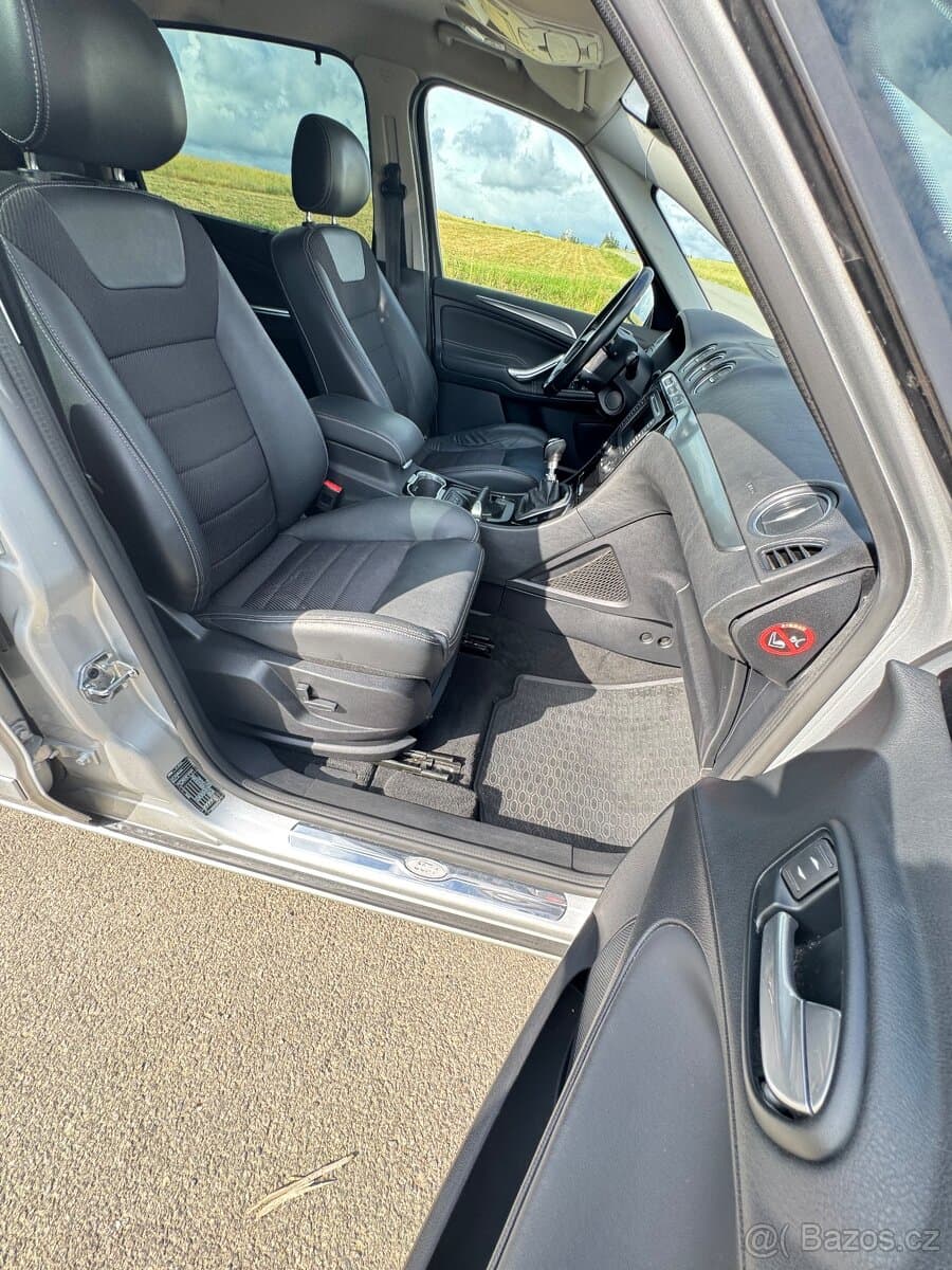 2014 Ford S-MAX - 18