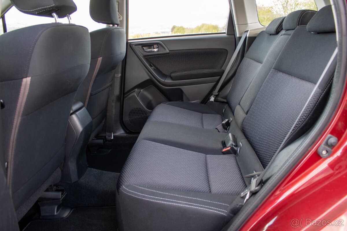 2018 Subaru FORESTER - 18
