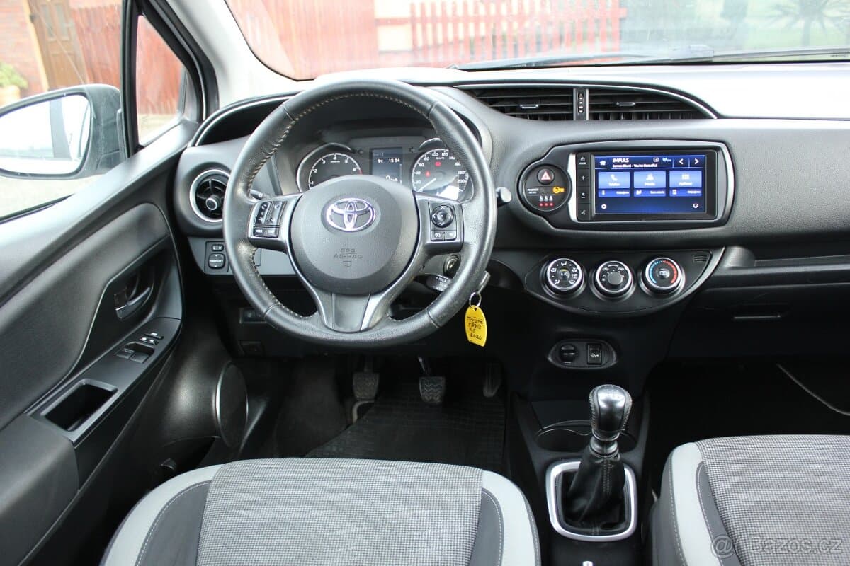 2020 Toyota YARIS - 18