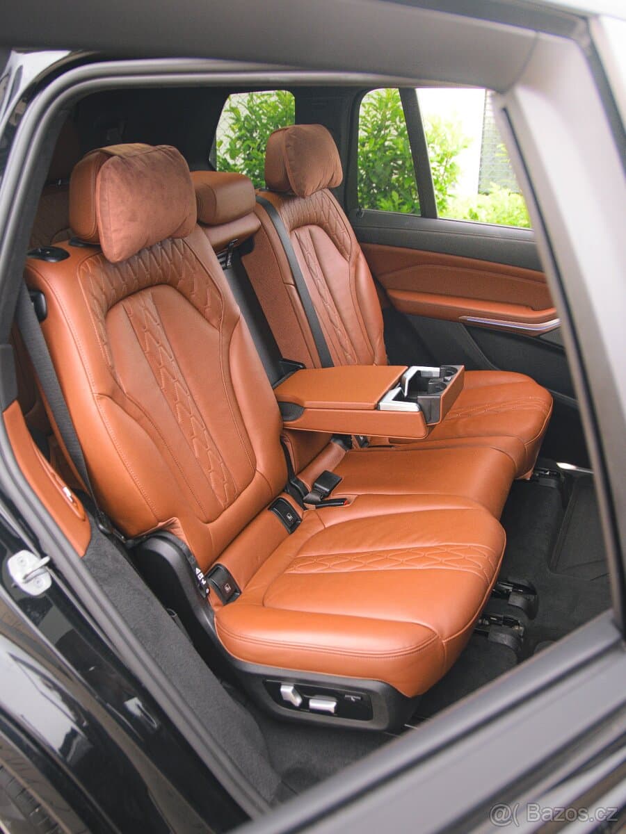 2021 BMW X7 - 18