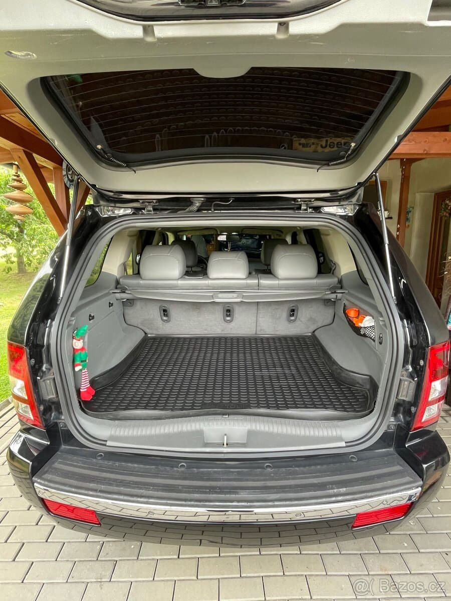 2005 Jeep CHEROKEE - 18