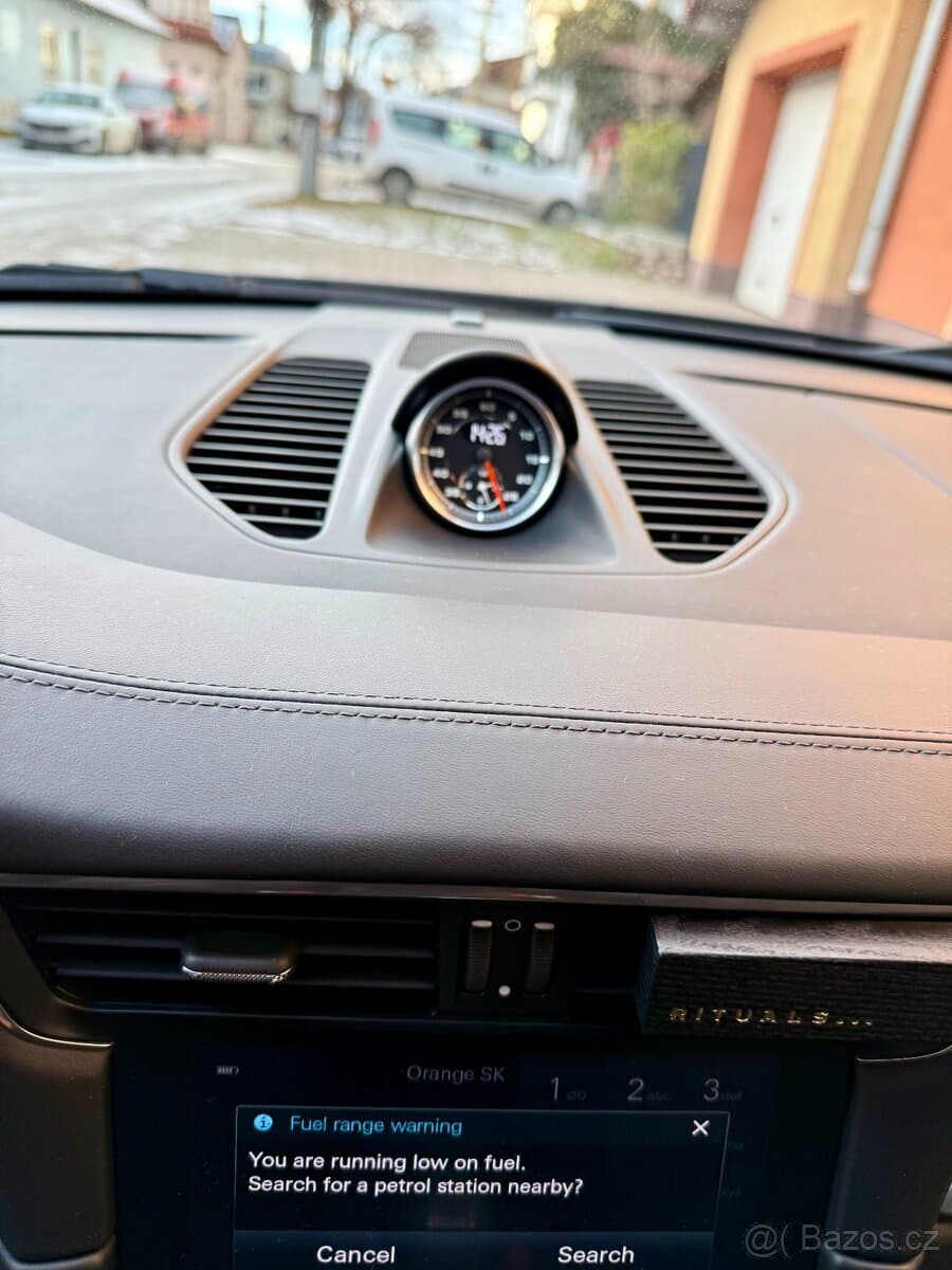 2018 Porsche 911 - 18
