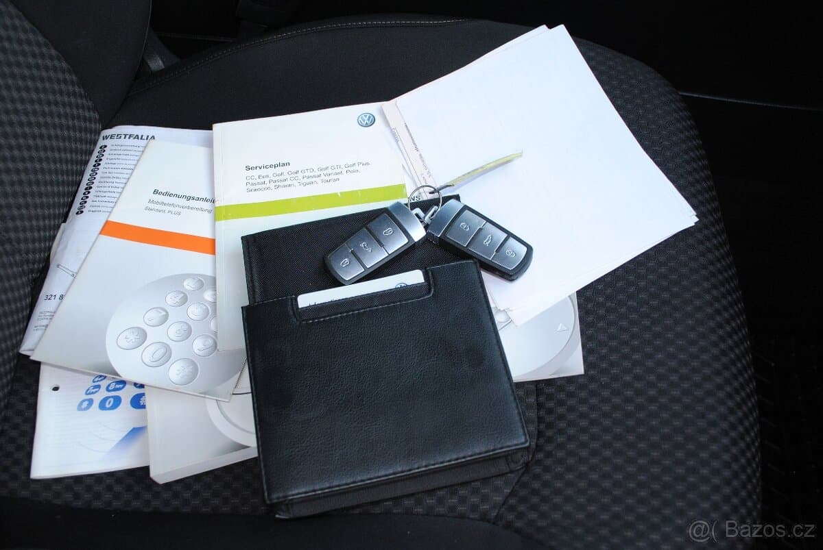 2011 Volkswagen PASSAT - 18