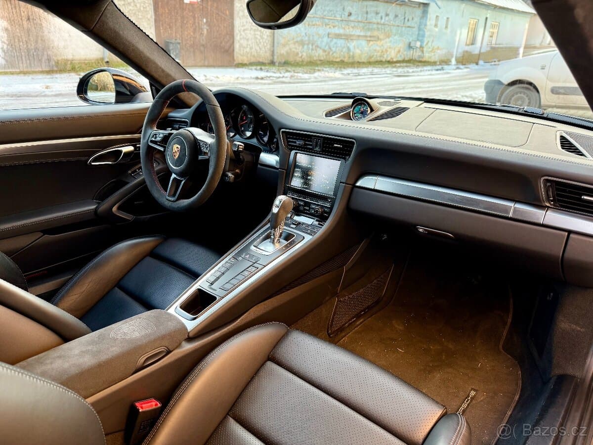 2014 Porsche 911 - 18