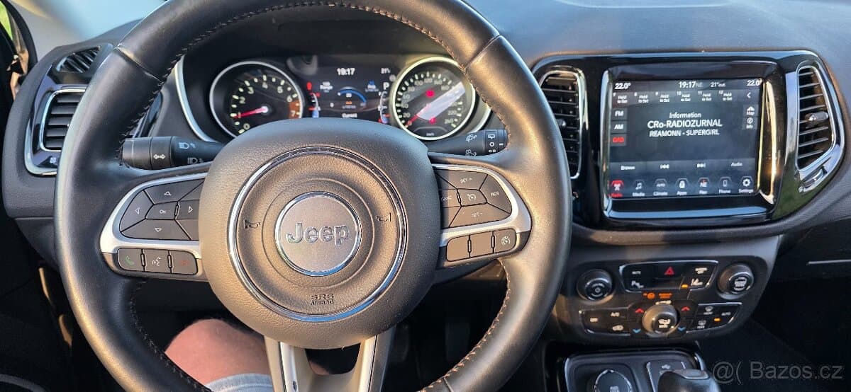 2017 Jeep COMPASS - 18