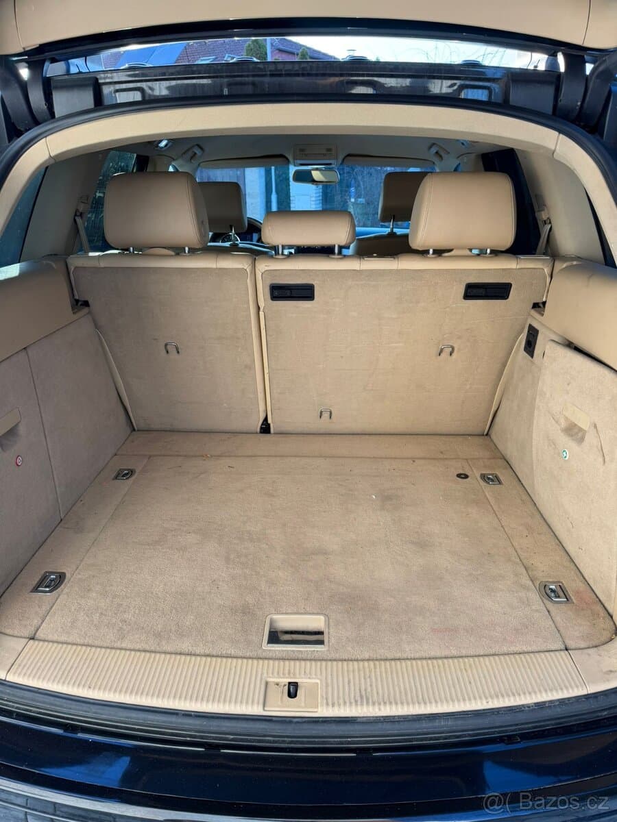 2010 Volkswagen TOUAREG - 18