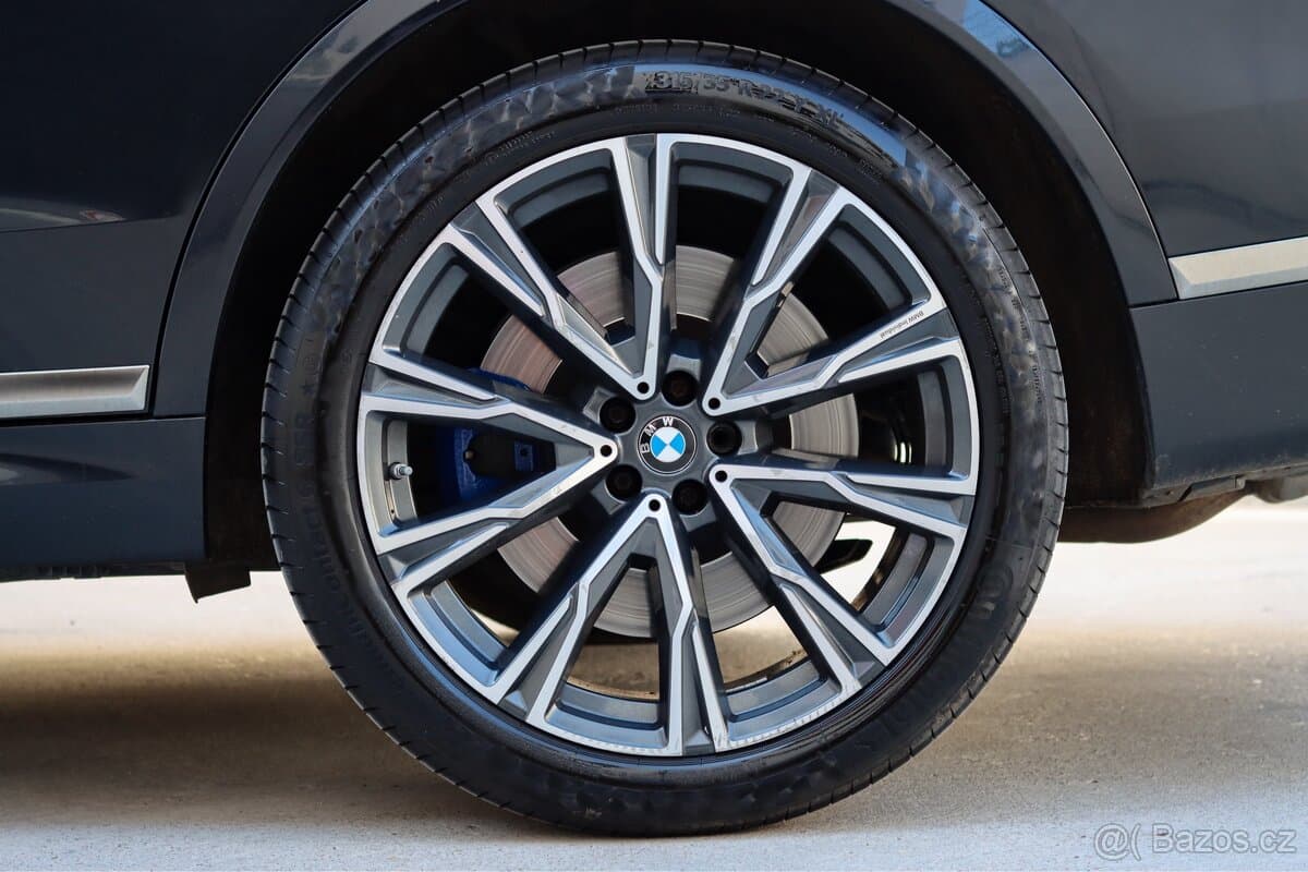 2021 BMW X7 - 18