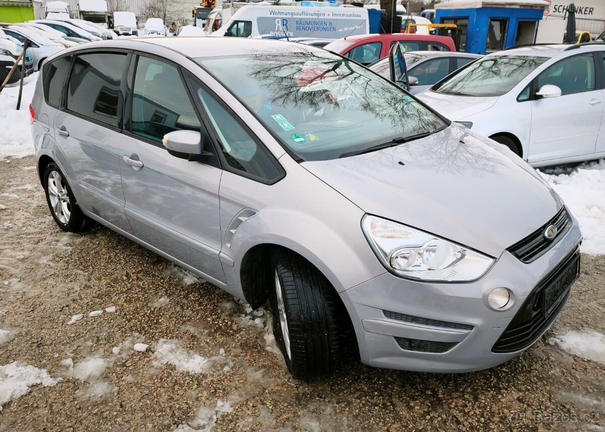 2011 Ford S-MAX - 18