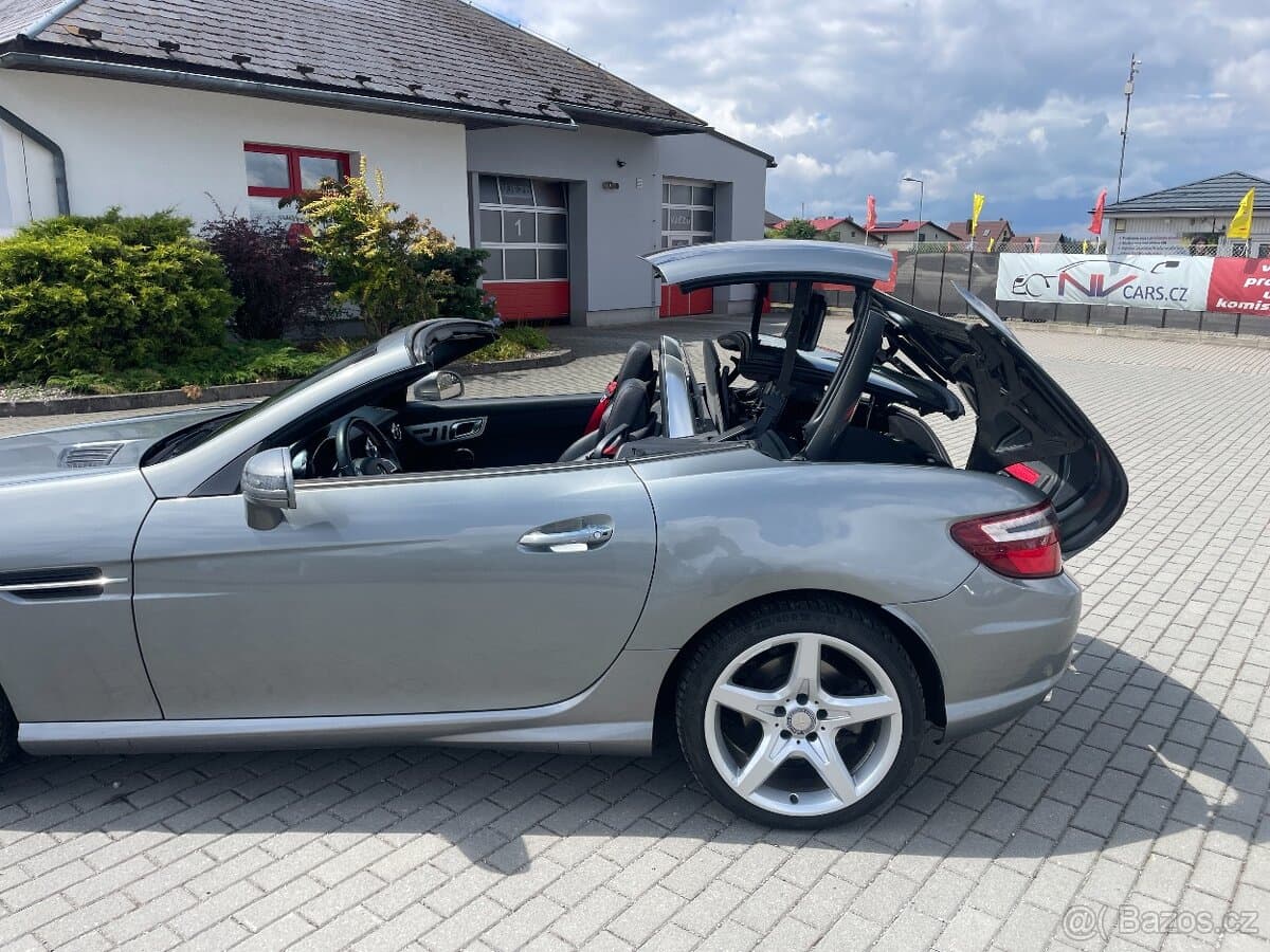 2011 Mercedes-Benz SL - 18