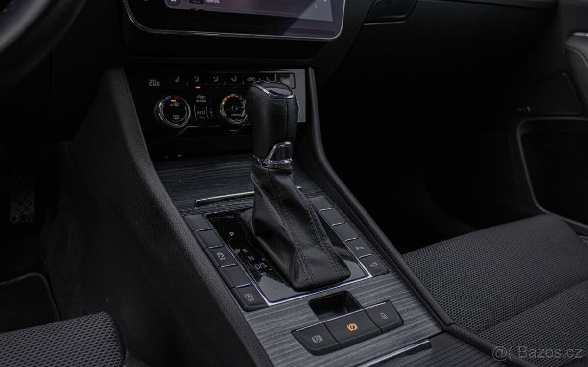2021 Škoda SUPERB - 18