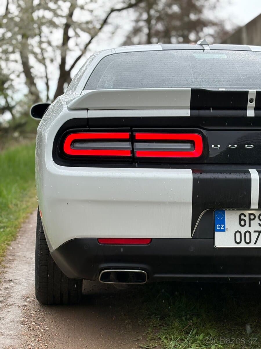 2018 Dodge CHALLENGER - 18