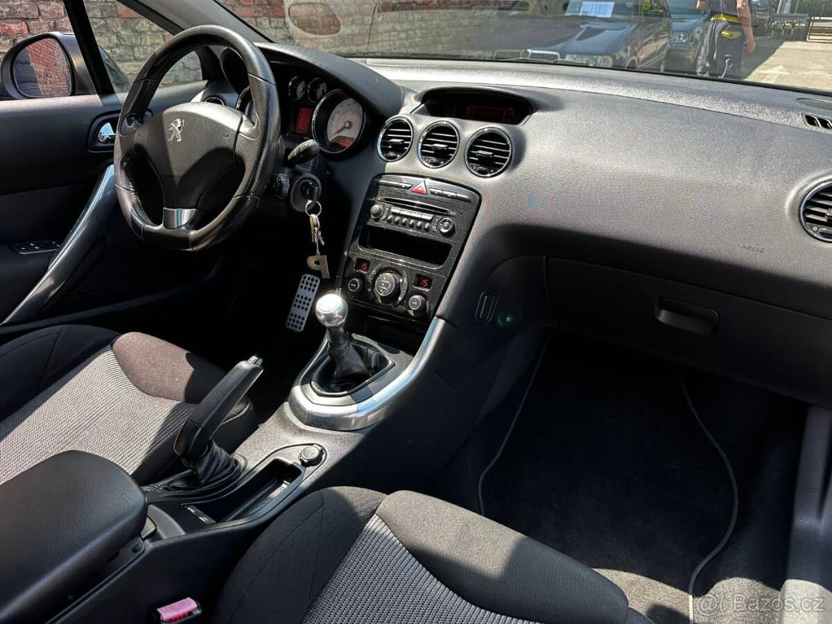 2011 Peugeot 308 - 18