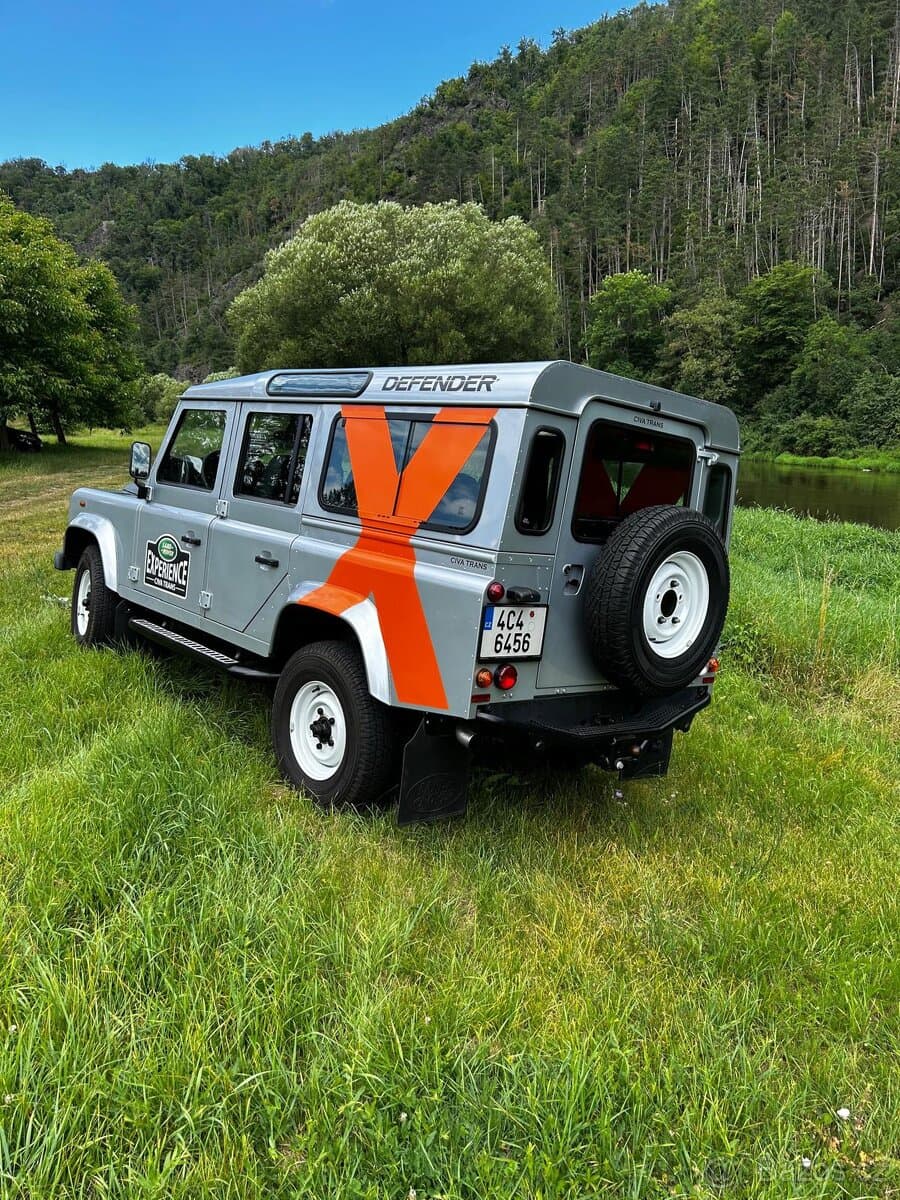 2011 Land Rover DEFENDER - 18