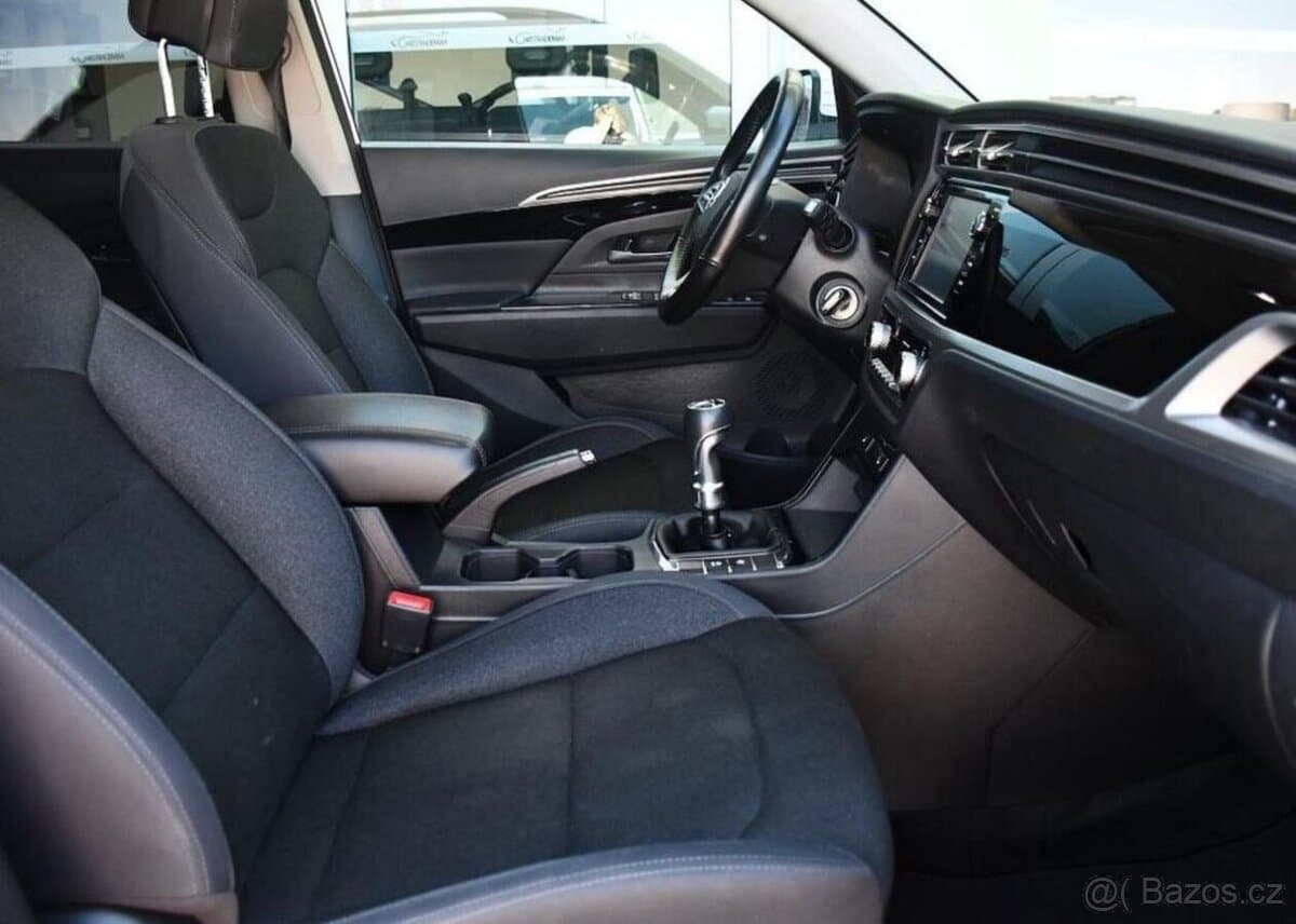 2020 SsangYong KORANDO - 18