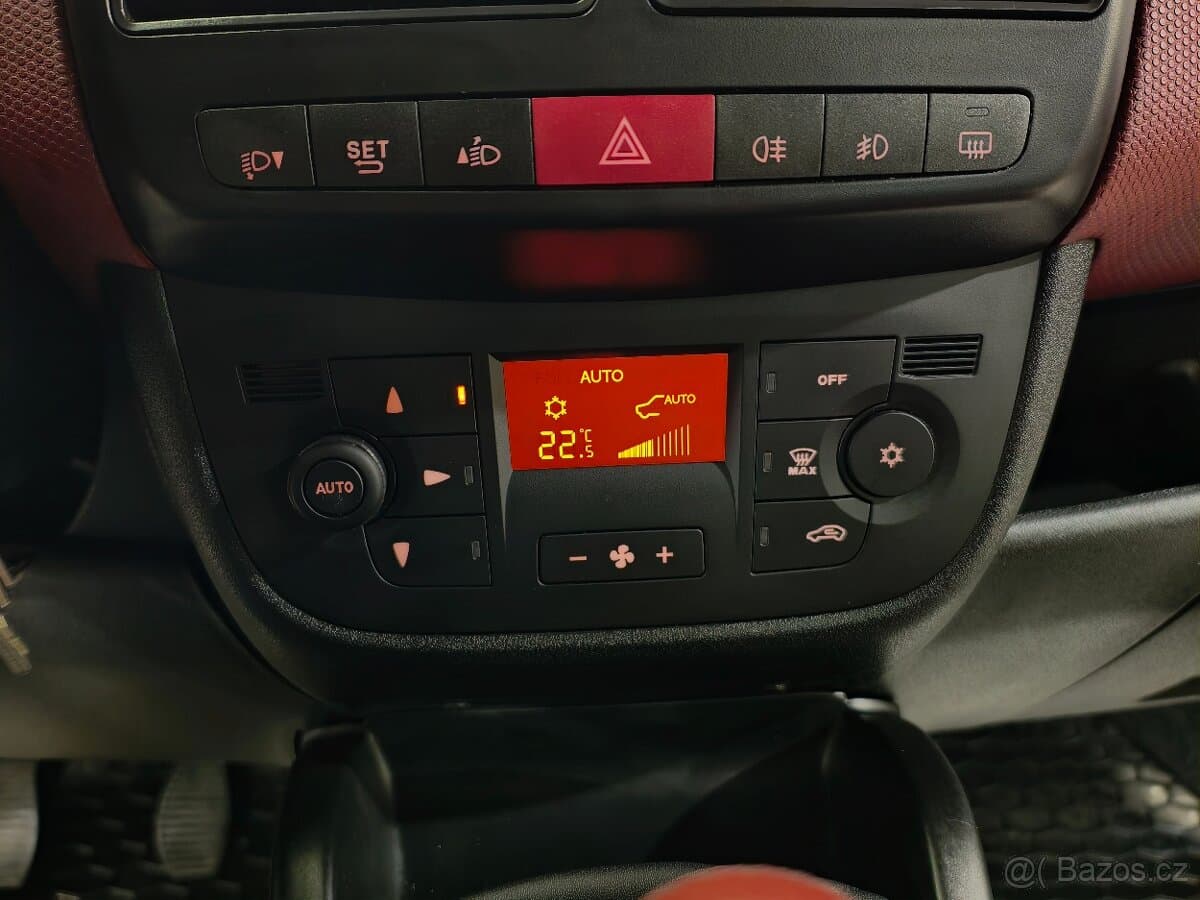 2015 Fiat DOBLO - 18