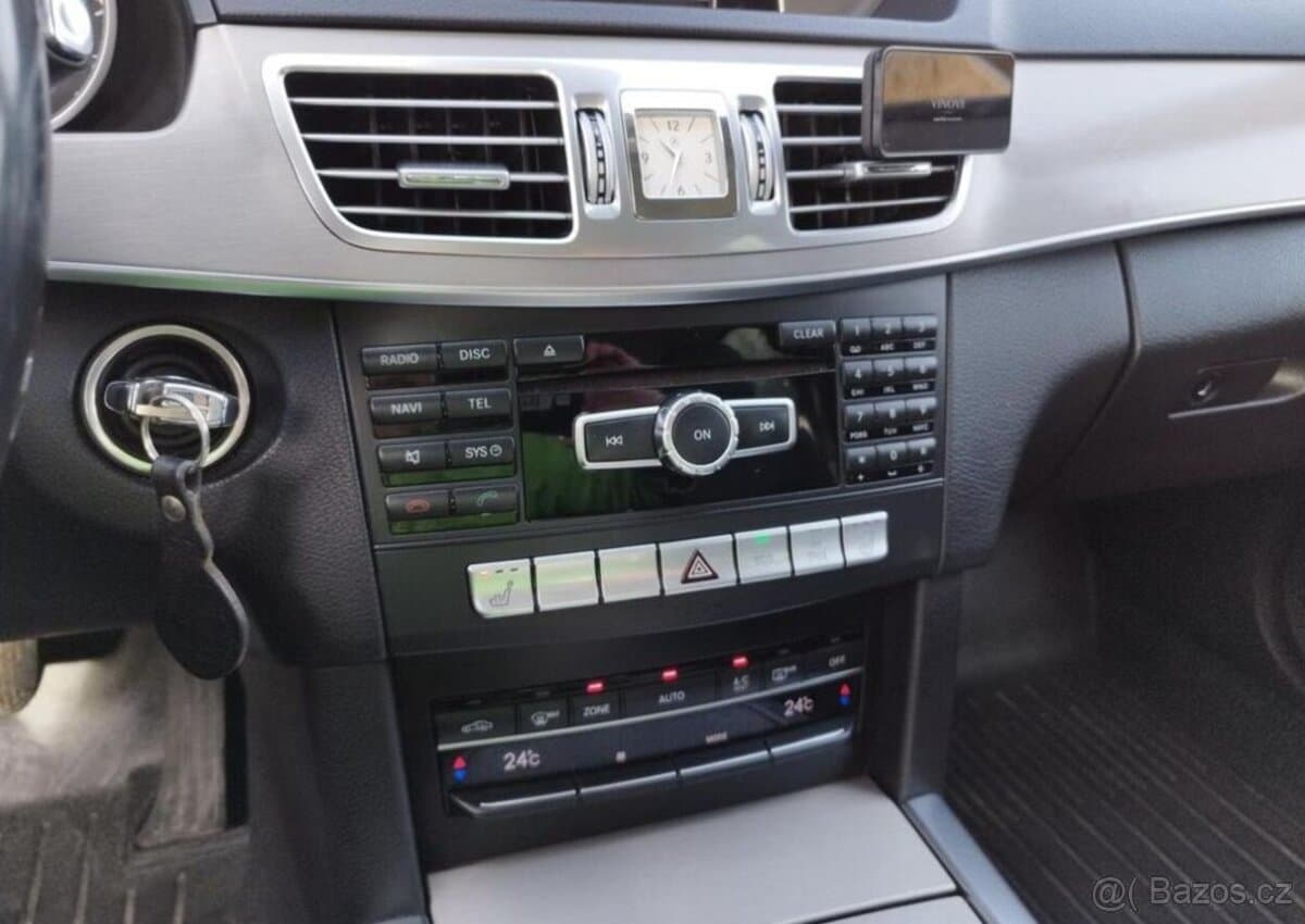 2015 Mercedes-Benz E-CLASS - 18