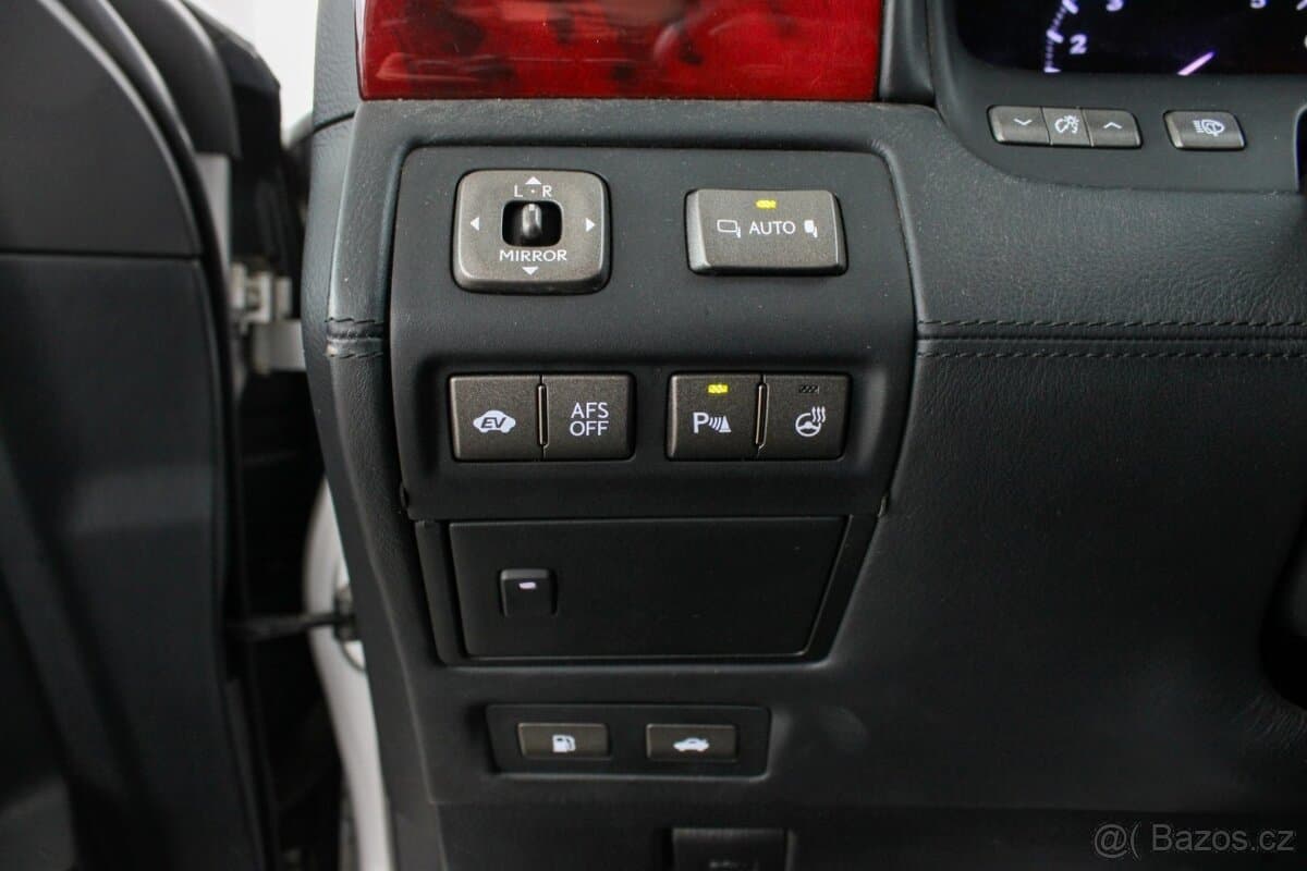 2010 Lexus LS - 18