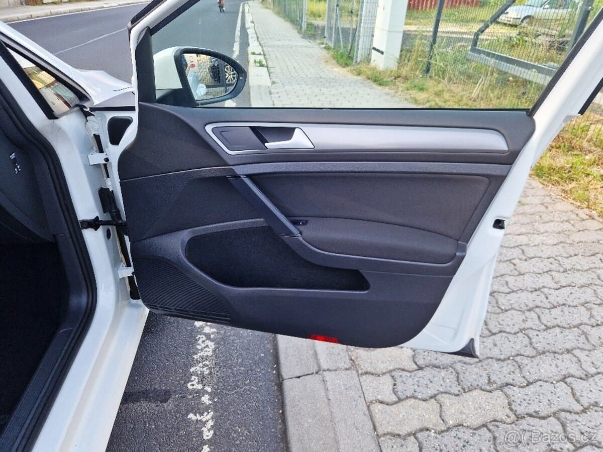 2014 Volkswagen GOLF - 18