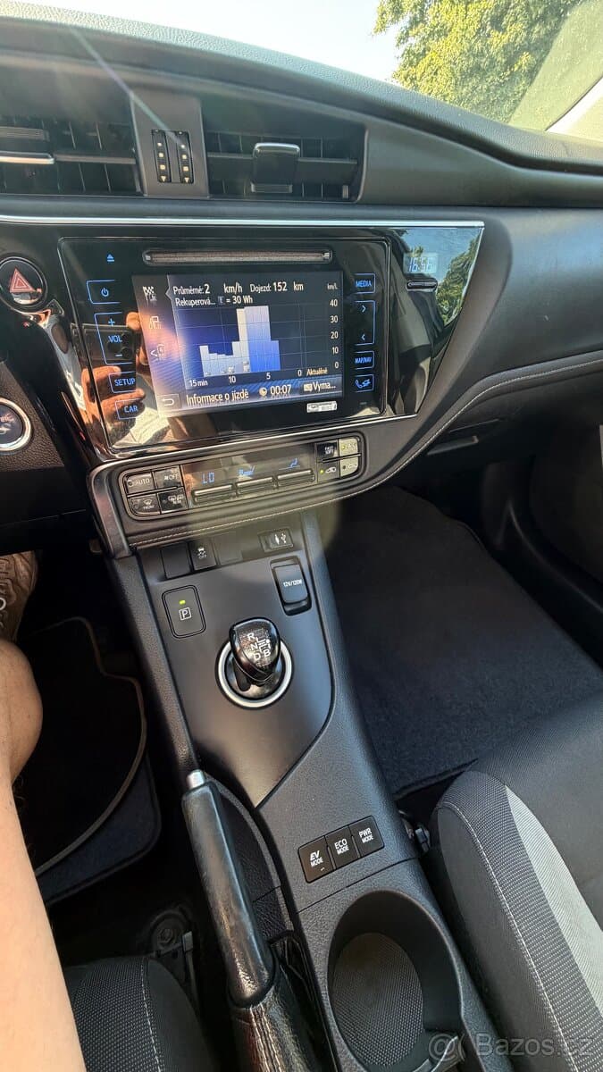 2016 Toyota AURIS - 18