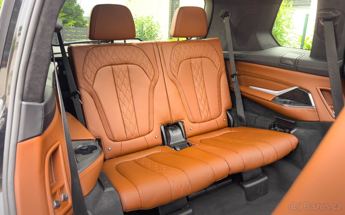 2021 BMW X7 - 18