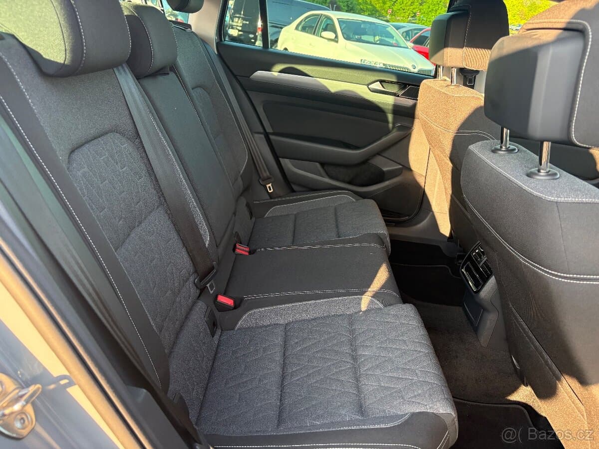 2022 Volkswagen PASSAT - 18