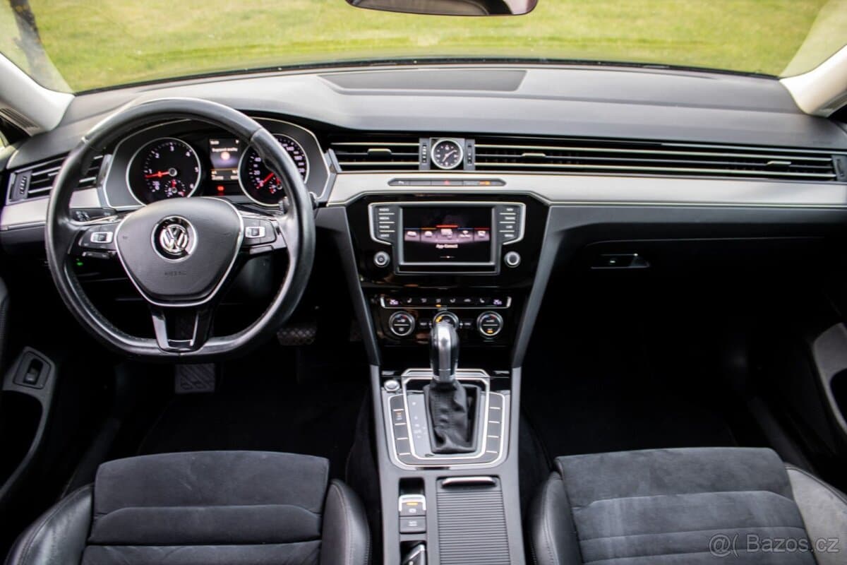 2016 Volkswagen PASSAT - 18