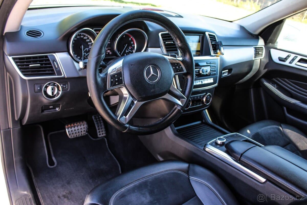 2011 Mercedes-Benz M-CLASS - 18