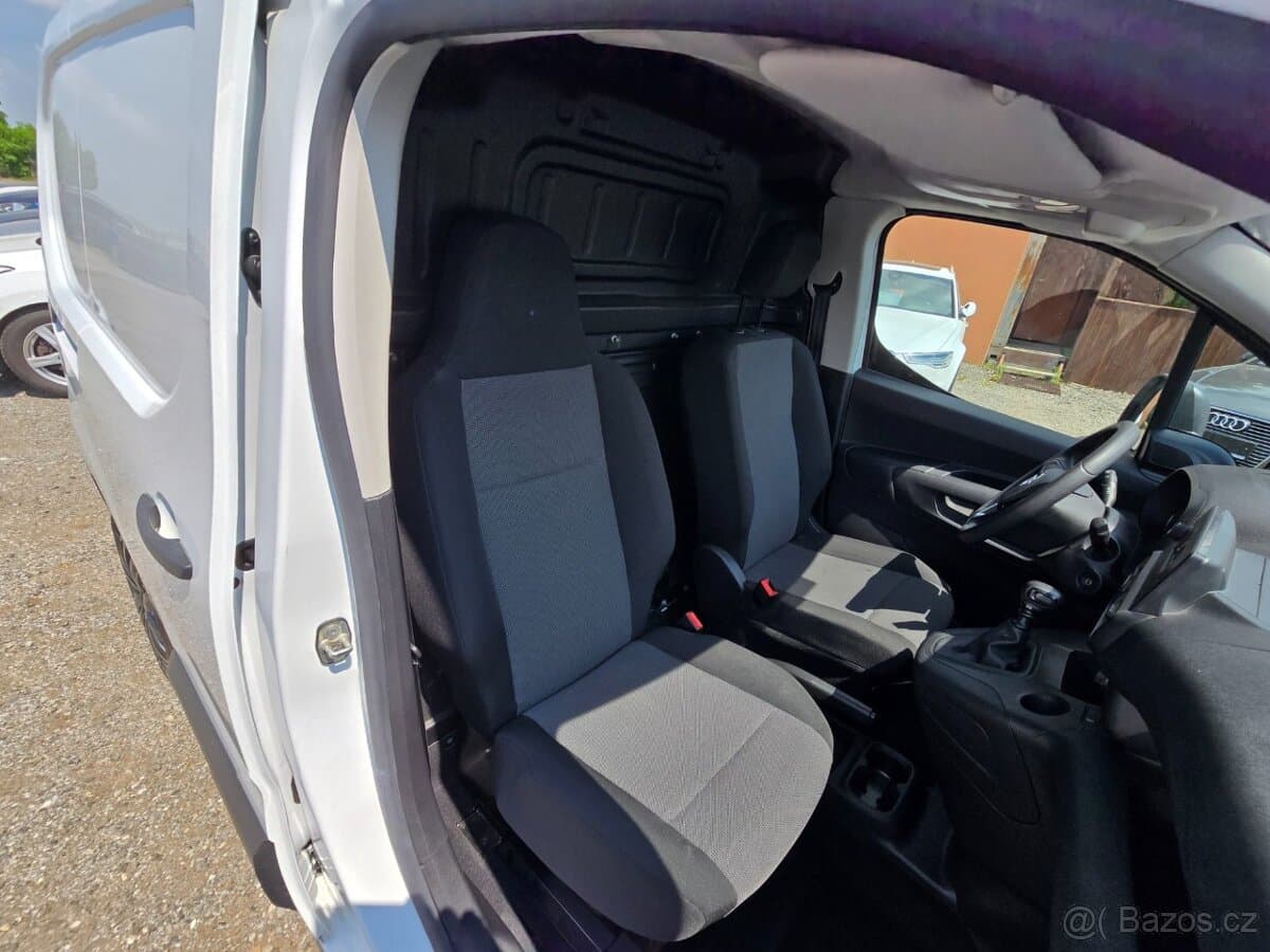 2020 Opel COMBO - 18