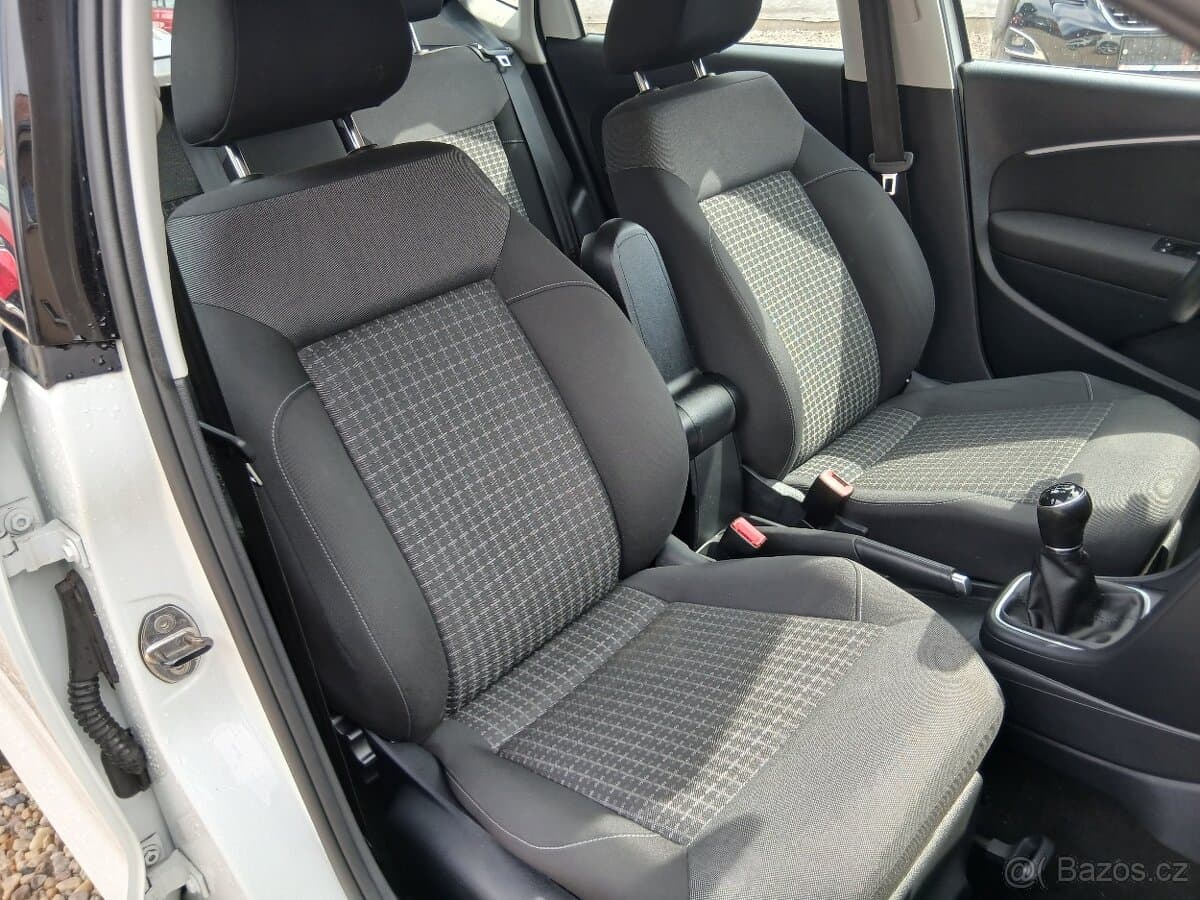2015 Volkswagen POLO - 18