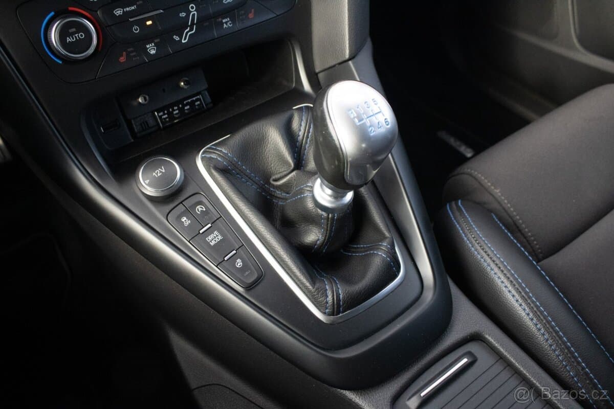 2017 Ford FOCUS - 18