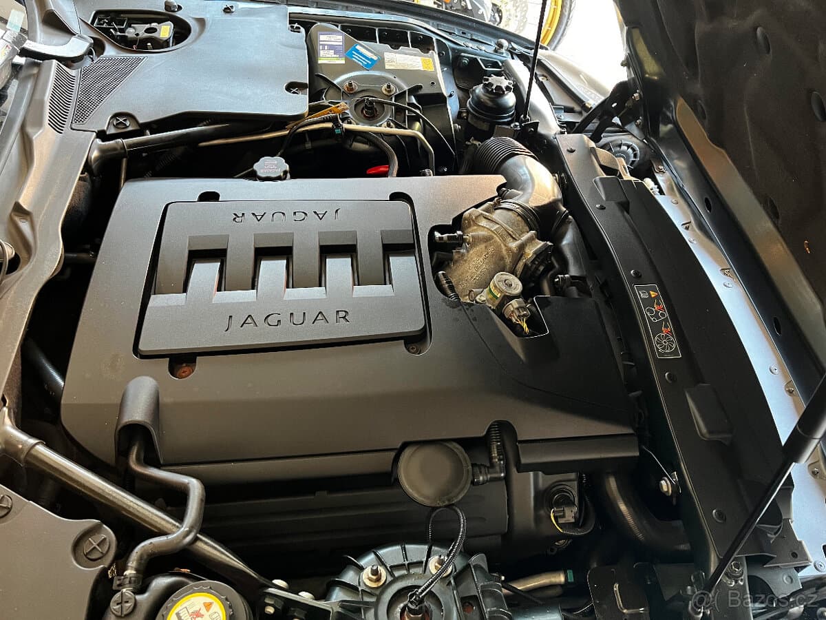 2008 Jaguar XK - 18