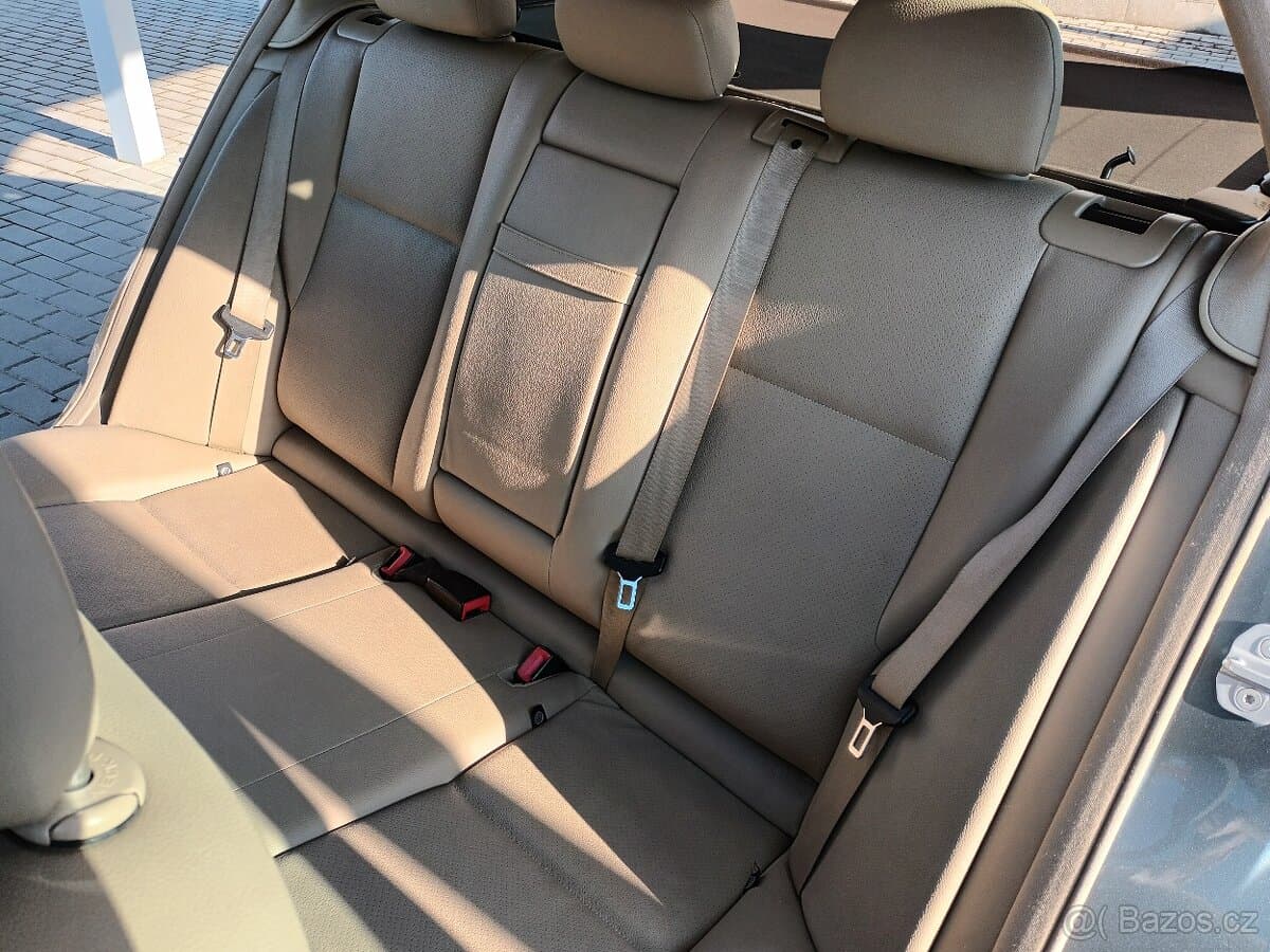 2011 Mercedes-Benz C-CLASS - 18