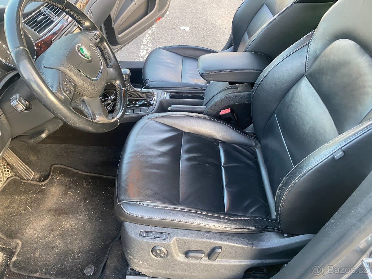 2011 Škoda SUPERB - 18