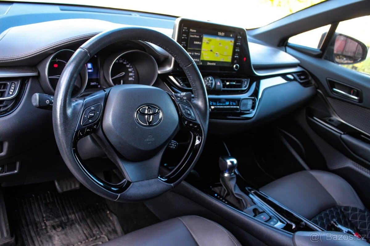 2020 Toyota C-HR - 18