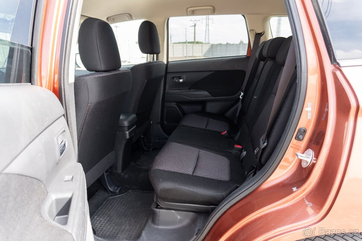 2013 Mitsubishi OUTLANDER - 18