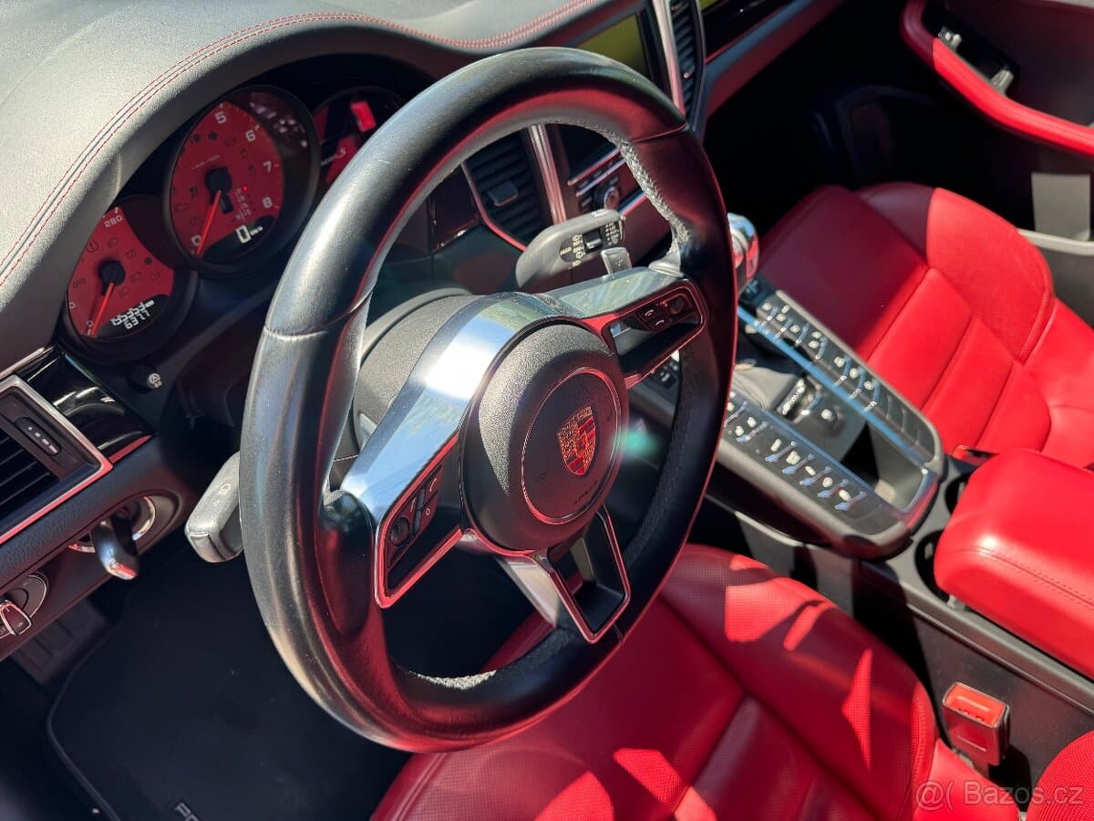 2015 Porsche MACAN - 18