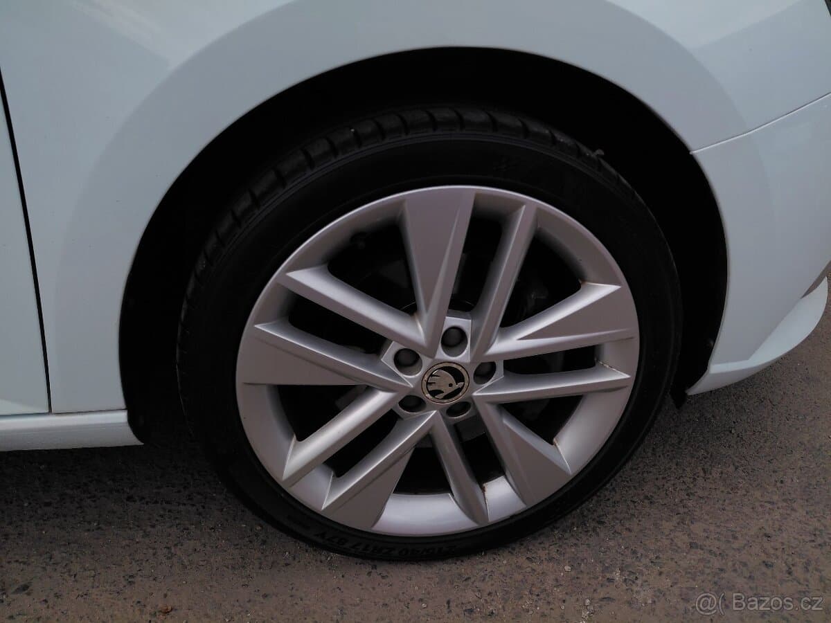 2016 Škoda FABIA - 18